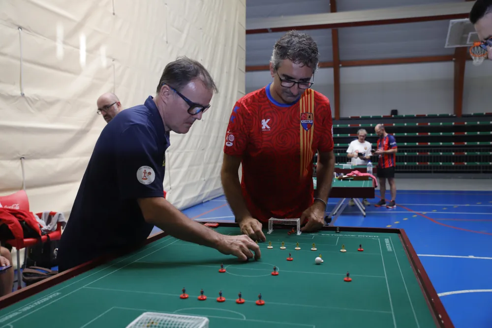 Dos jugadors durant un partit